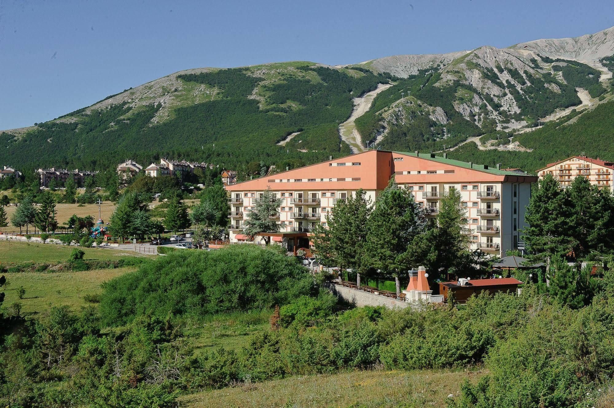 Magnola Palace Hotel Ovindoli Dış mekan fotoğraf