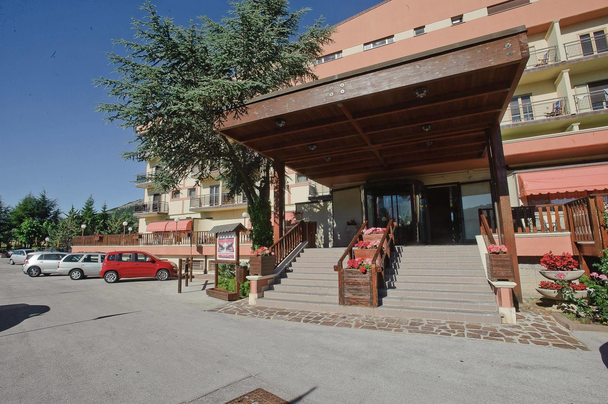 Magnola Palace Hotel Ovindoli Dış mekan fotoğraf